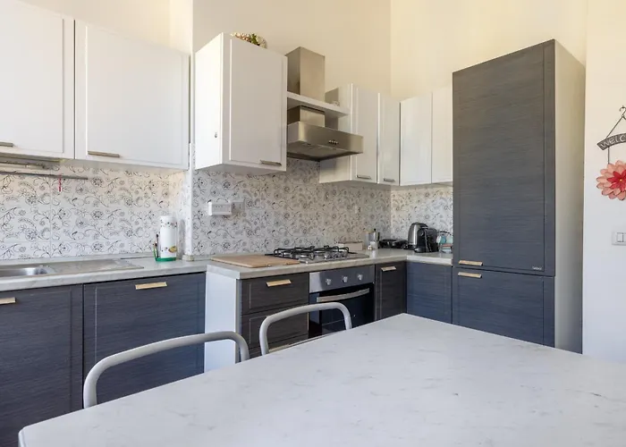 Emanuele Filiberto - Vivora Srl Apartament